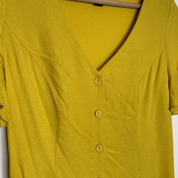 Yellow dress - Picture 4 of 5